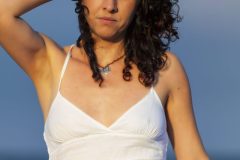 MERCHE-PLAYA-BEACH-DANCING087-copia-2-scaled